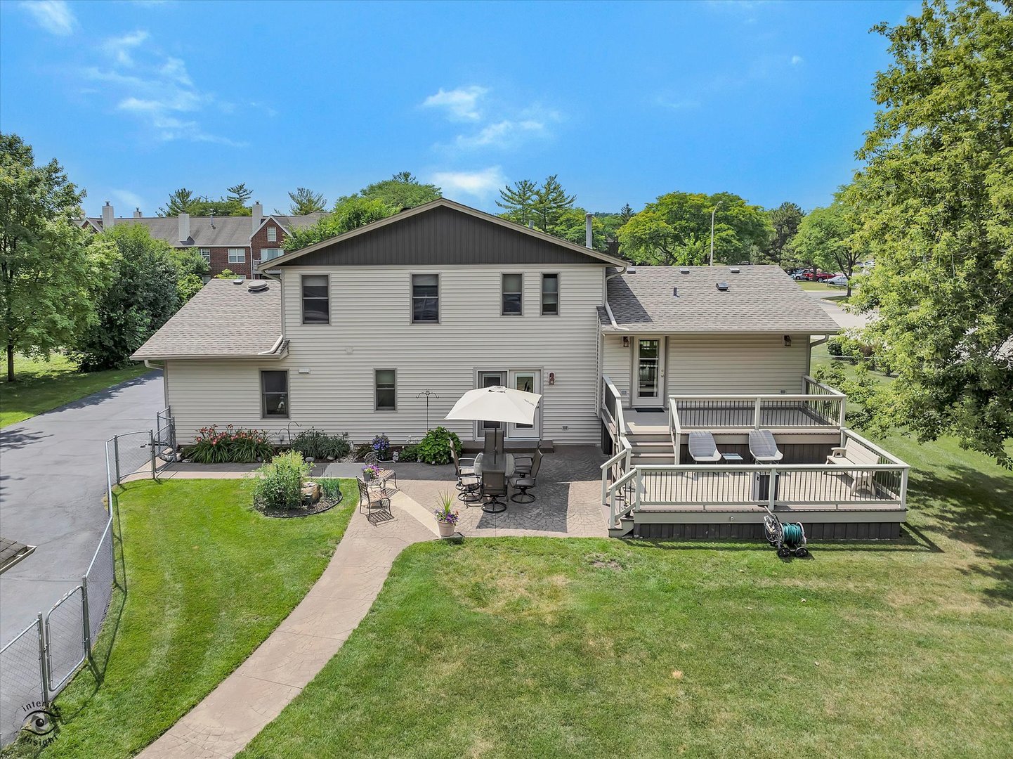 5701 Walnut Avenue, Downers Grove, IL 60516