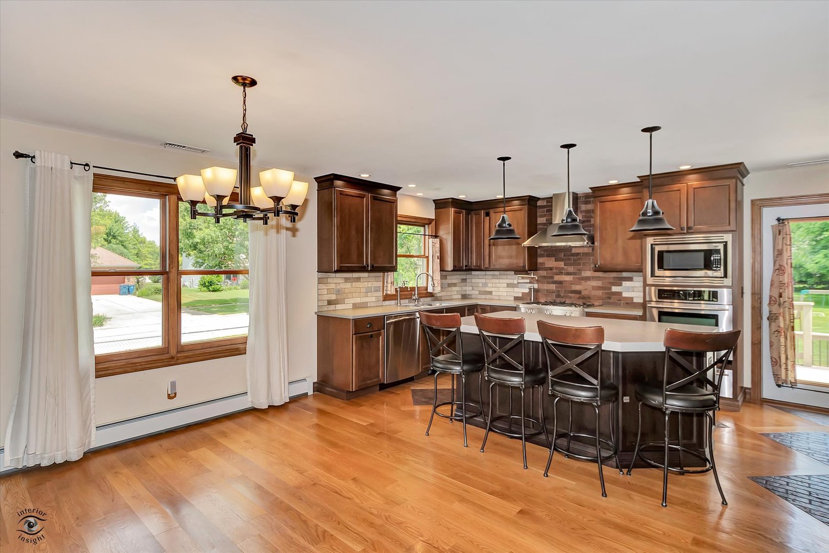 5701 Walnut Avenue, Downers Grove, IL 60516