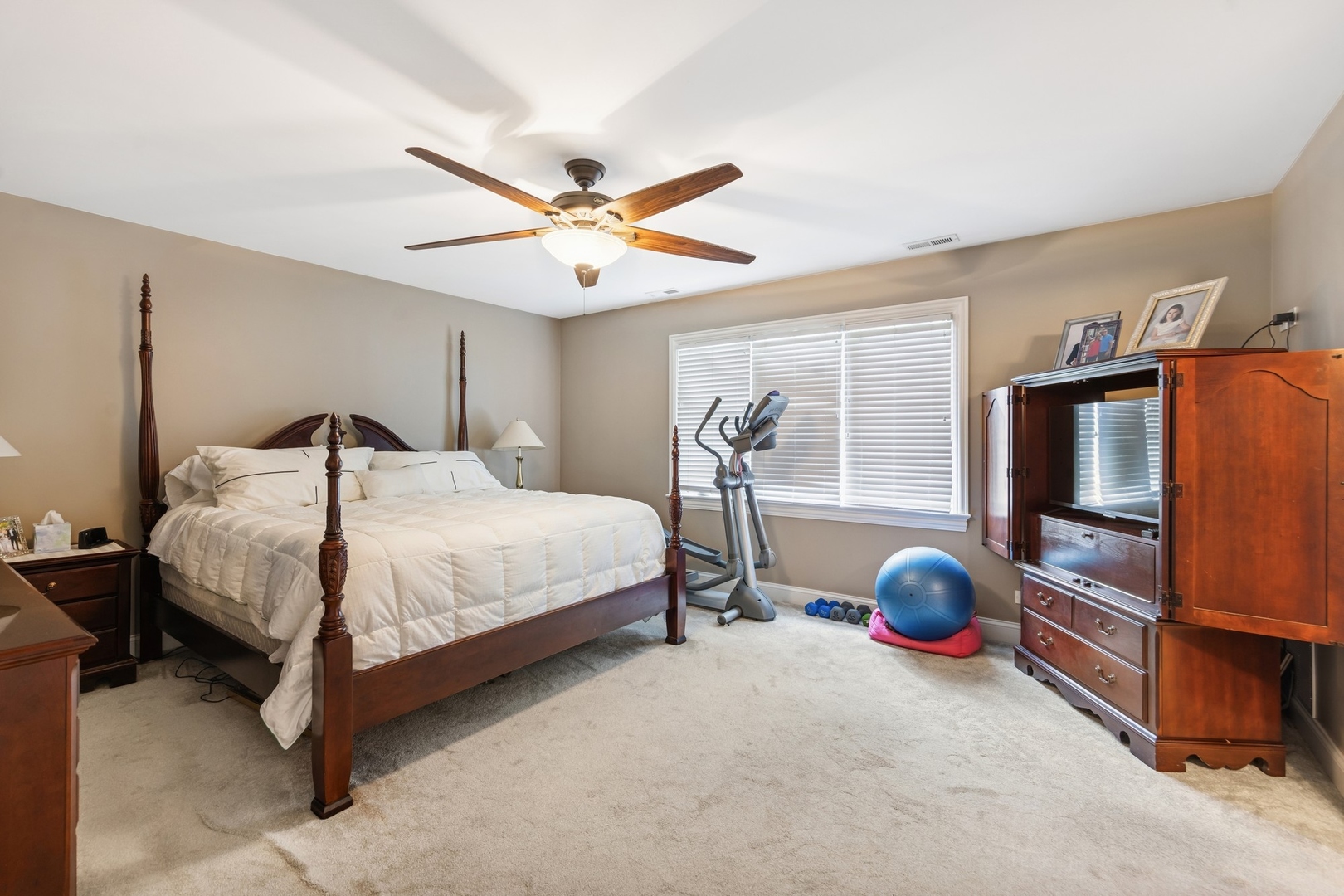 6325 FAIRVIEW Avenue #A, Westmont, IL 60559