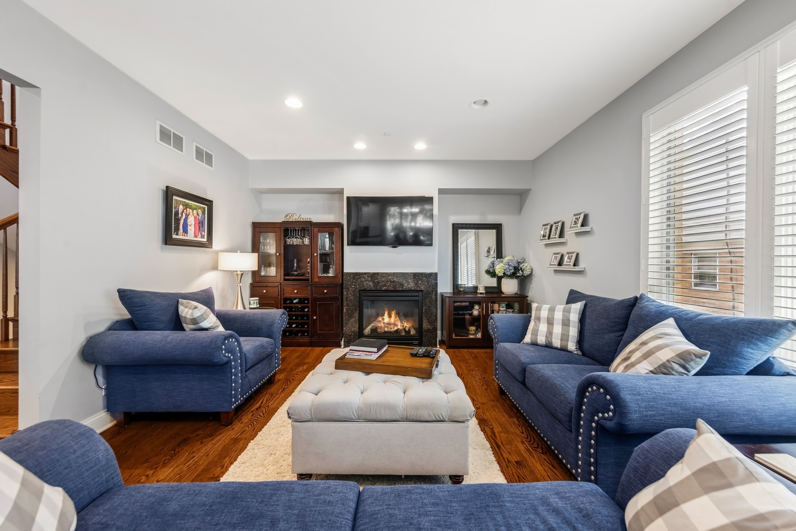 6325 FAIRVIEW Avenue #A, Westmont, IL 60559