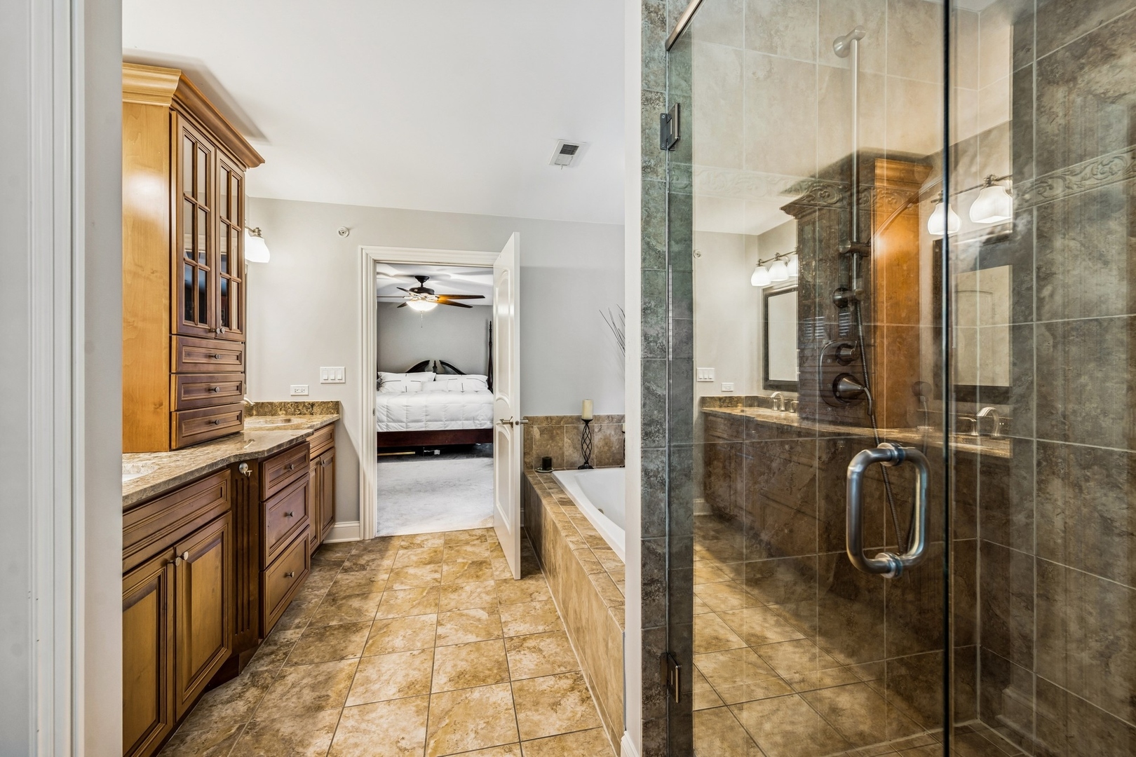 6325 FAIRVIEW Avenue #A, Westmont, IL 60559