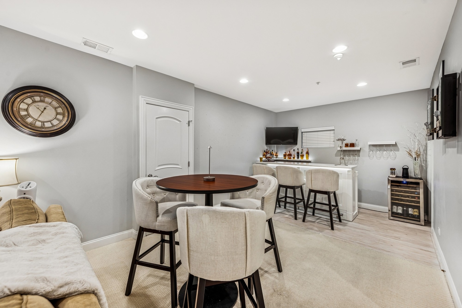 6325 FAIRVIEW Avenue #A, Westmont, IL 60559