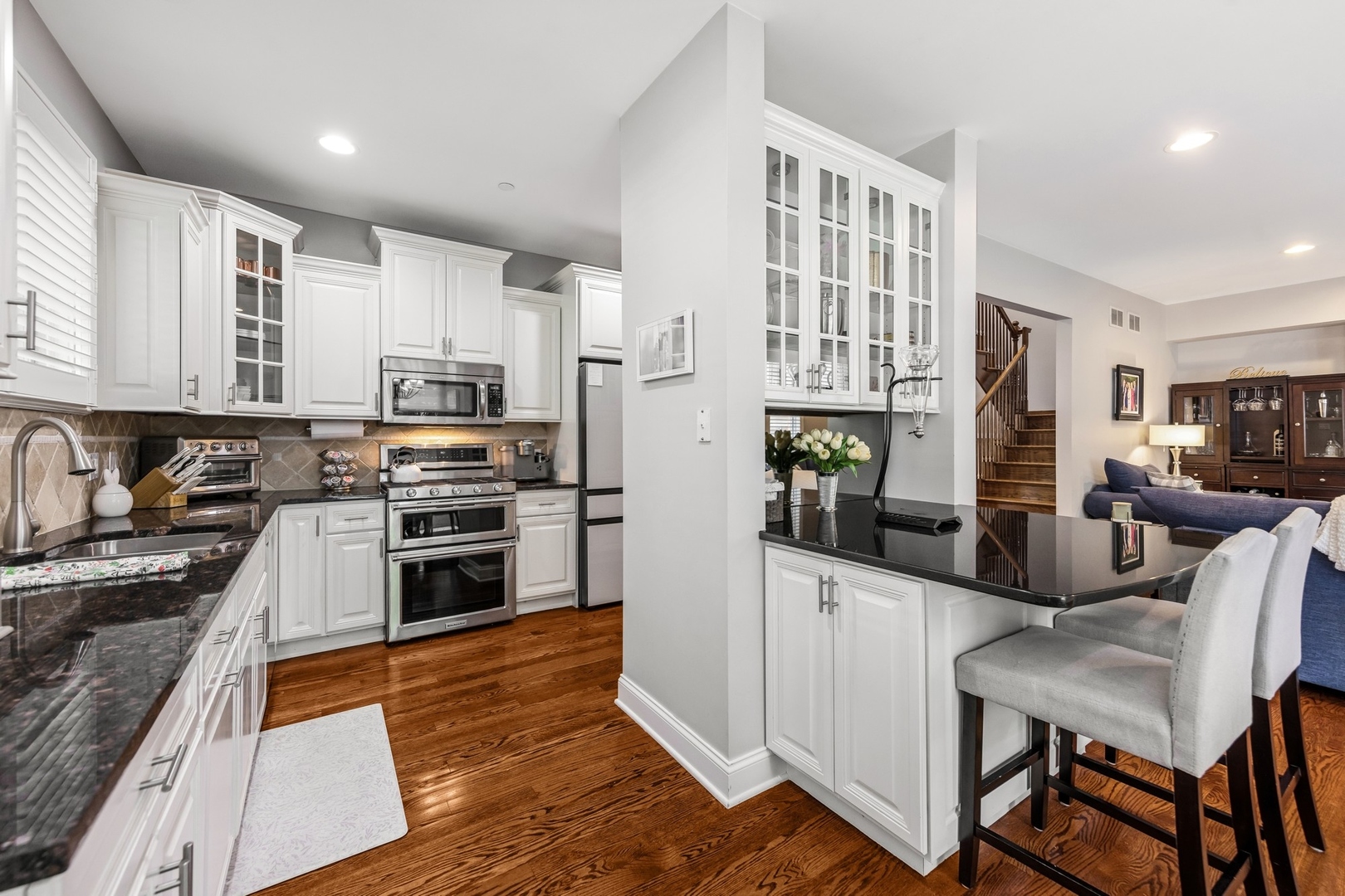 6325 FAIRVIEW Avenue #A, Westmont, IL 60559
