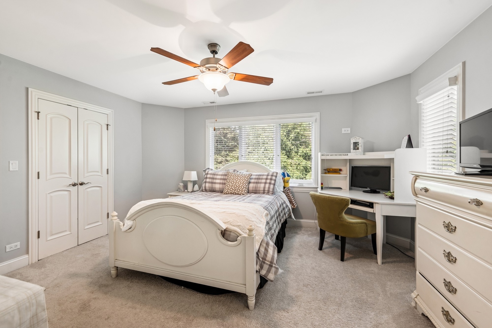 6325 FAIRVIEW Avenue #A, Westmont, IL 60559