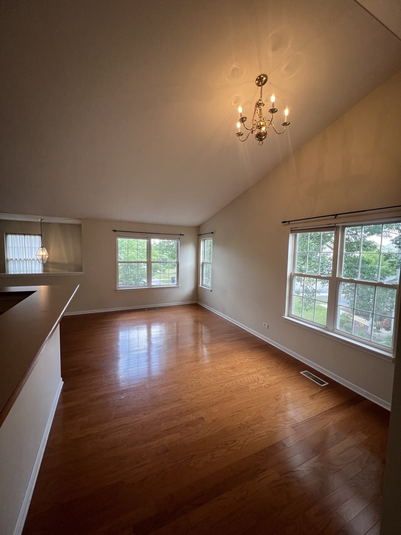 927 Genesee Drive #927, Naperville, IL 60563