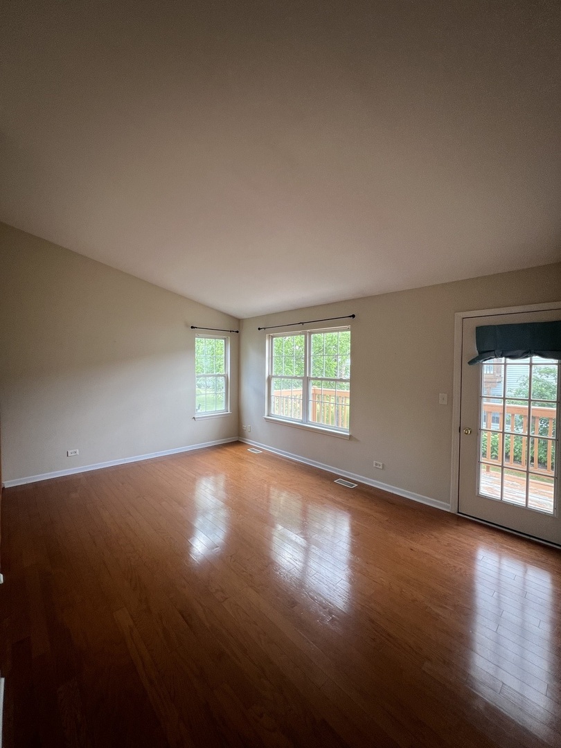 927 Genesee Drive #927, Naperville, IL 60563