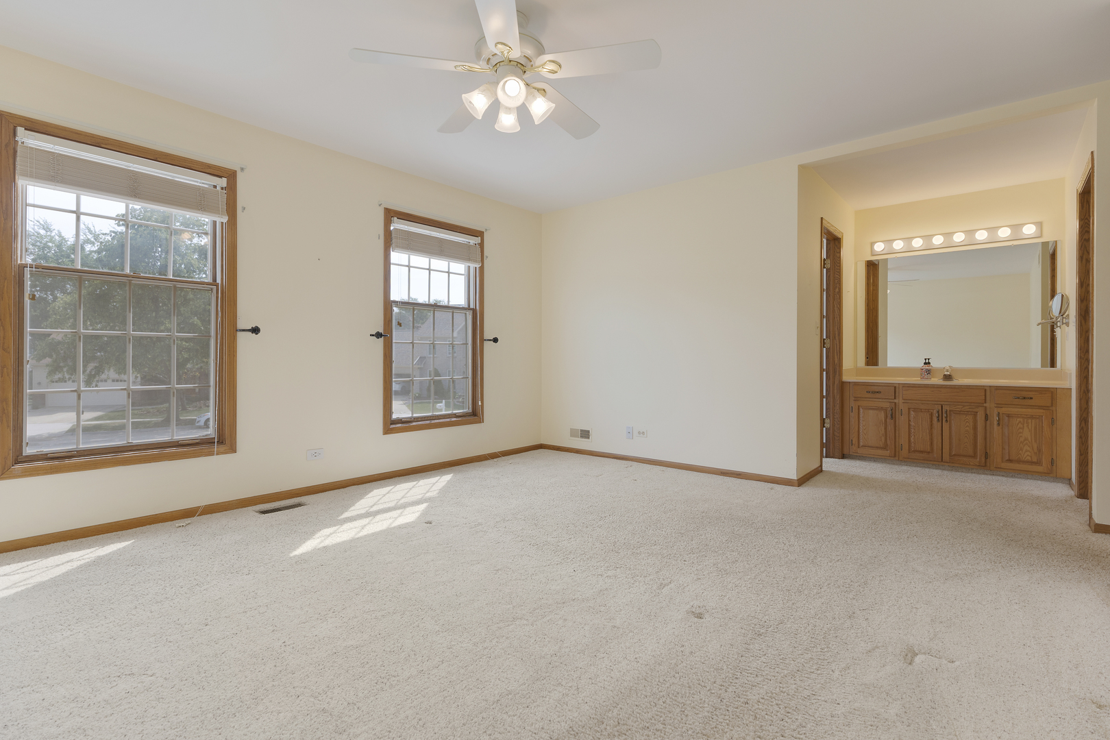 4884 Westhaven Court, Hoffman Estates, IL 60010