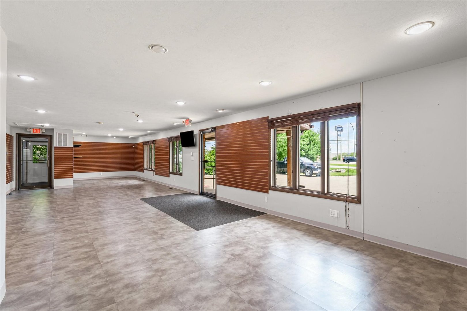 Bloomington, IL 61704