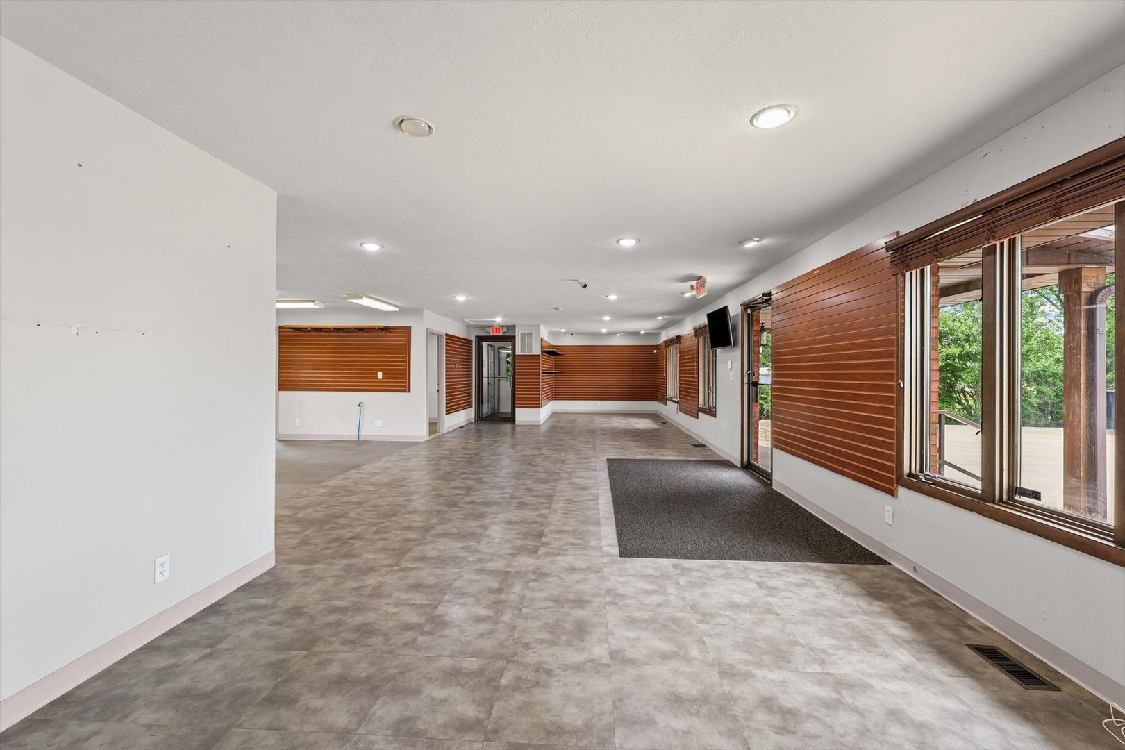 Bloomington, IL 61704