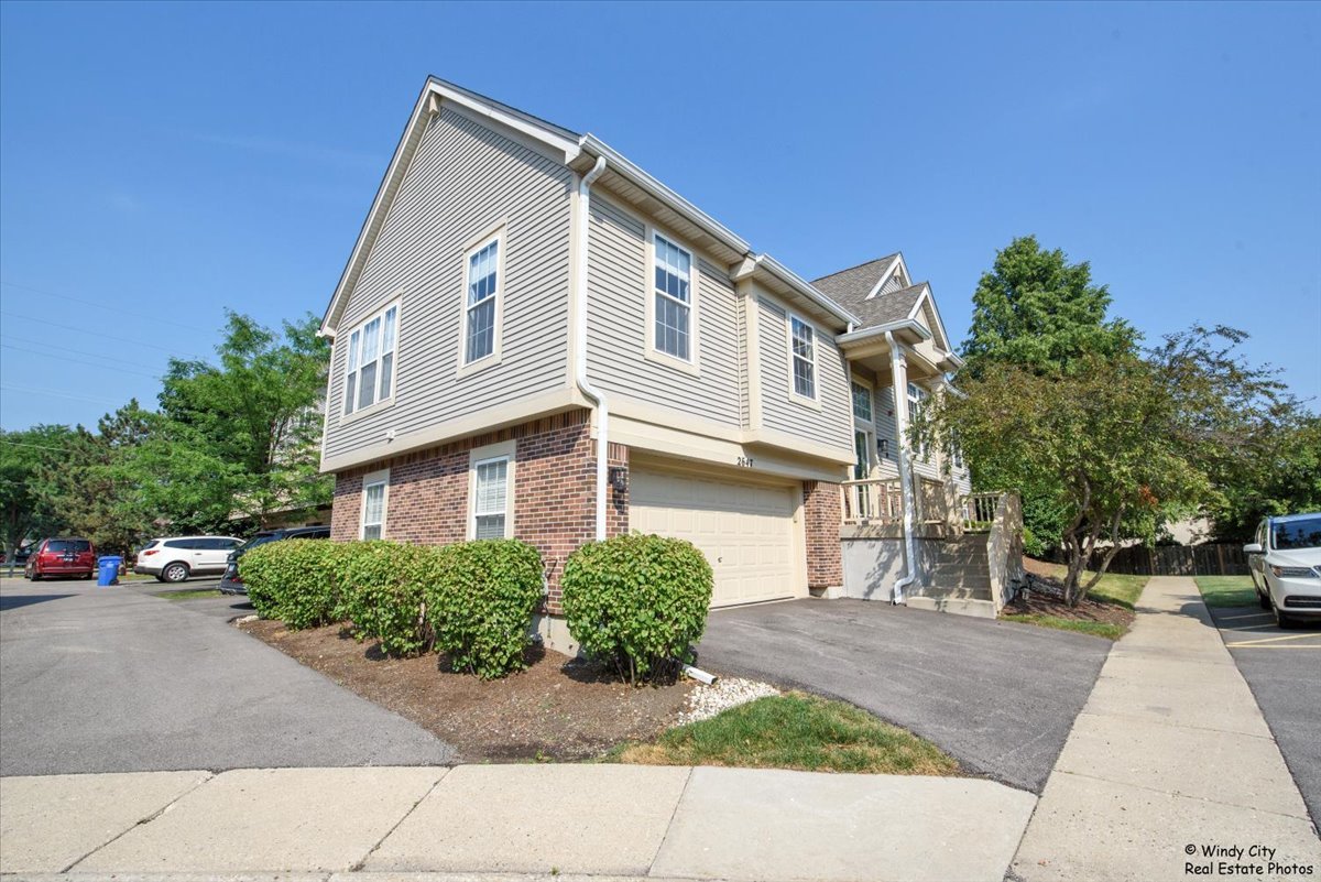 2647 N Greenwood Avenue, Arlington Heights, IL 60004