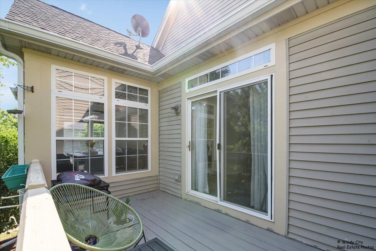 2647 N Greenwood Avenue, Arlington Heights, IL 60004