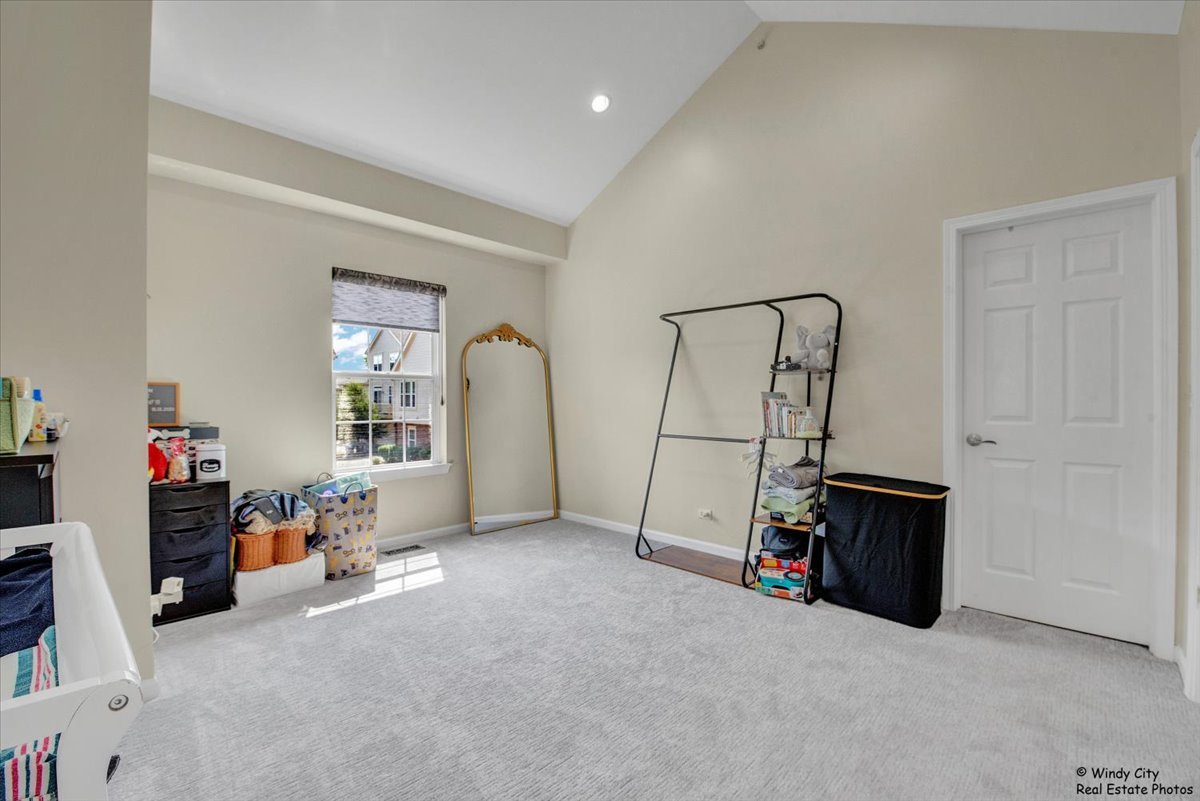 2647 N Greenwood Avenue, Arlington Heights, IL 60004