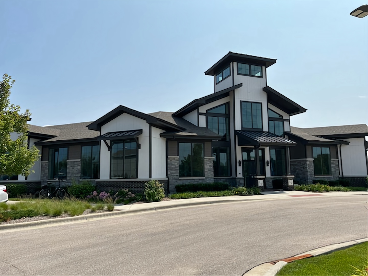 325 Sussex Lane, North Aurora, IL 60542