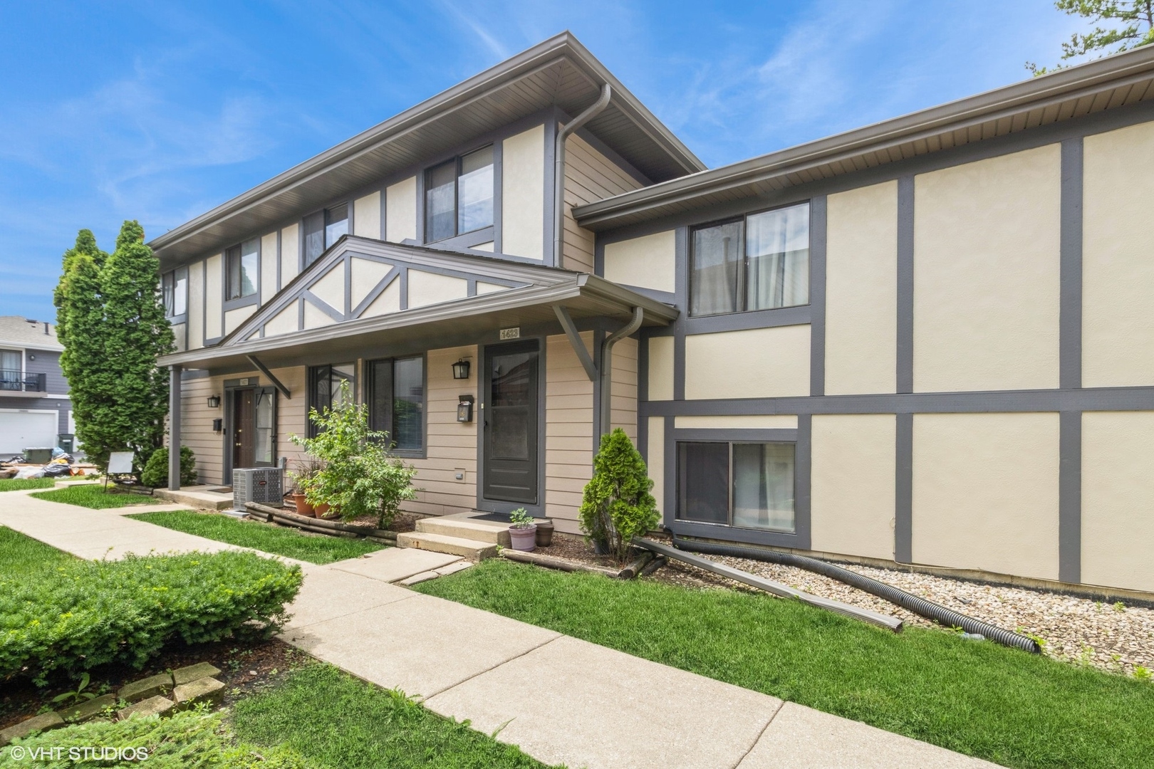 1423 Sacramento Drive #1423, Hanover Park, IL 60133