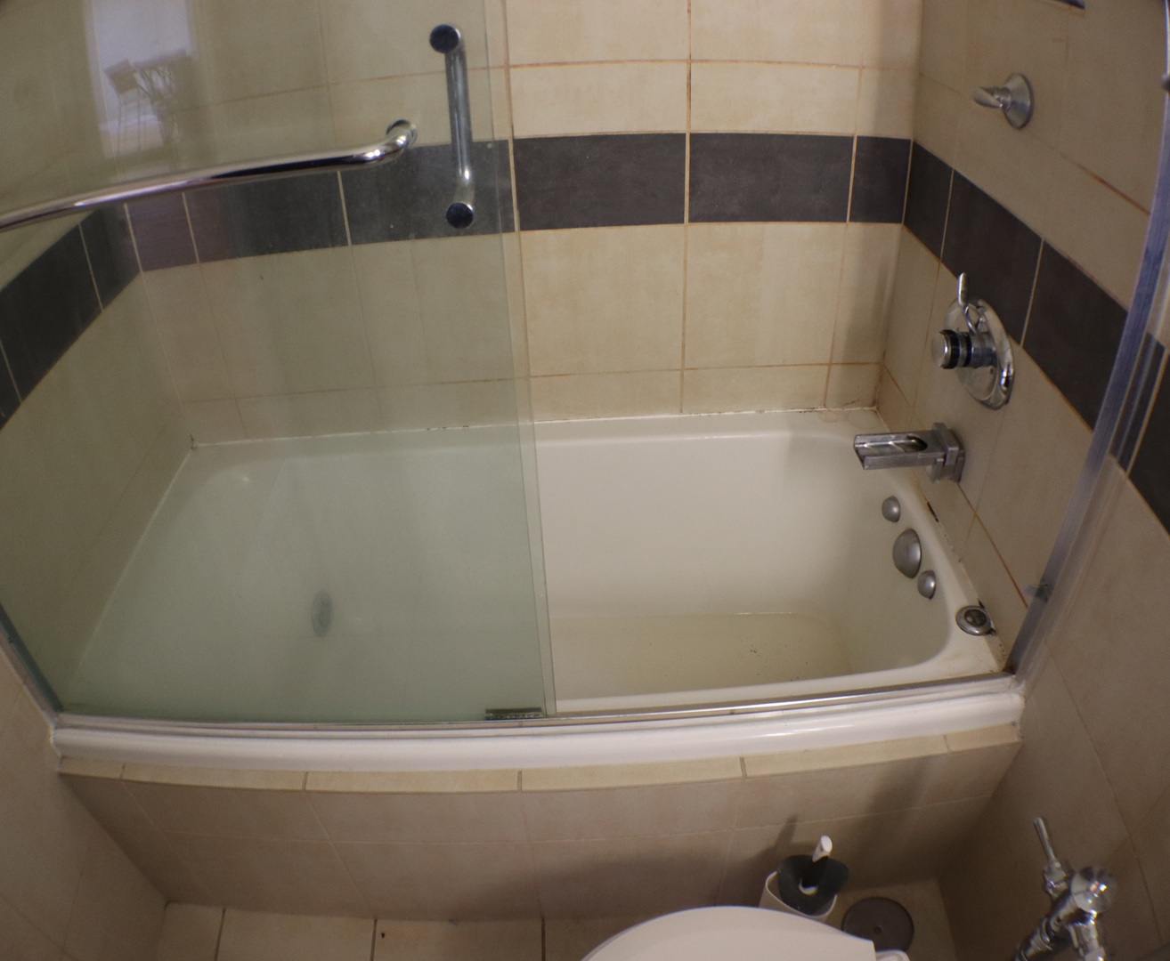3550 N Lake Shore Drive #1210, Chicago, IL 60657