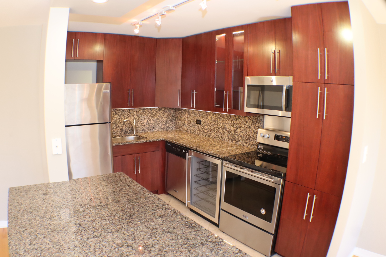 3550 N Lake Shore Drive #1210, Chicago, IL 60657