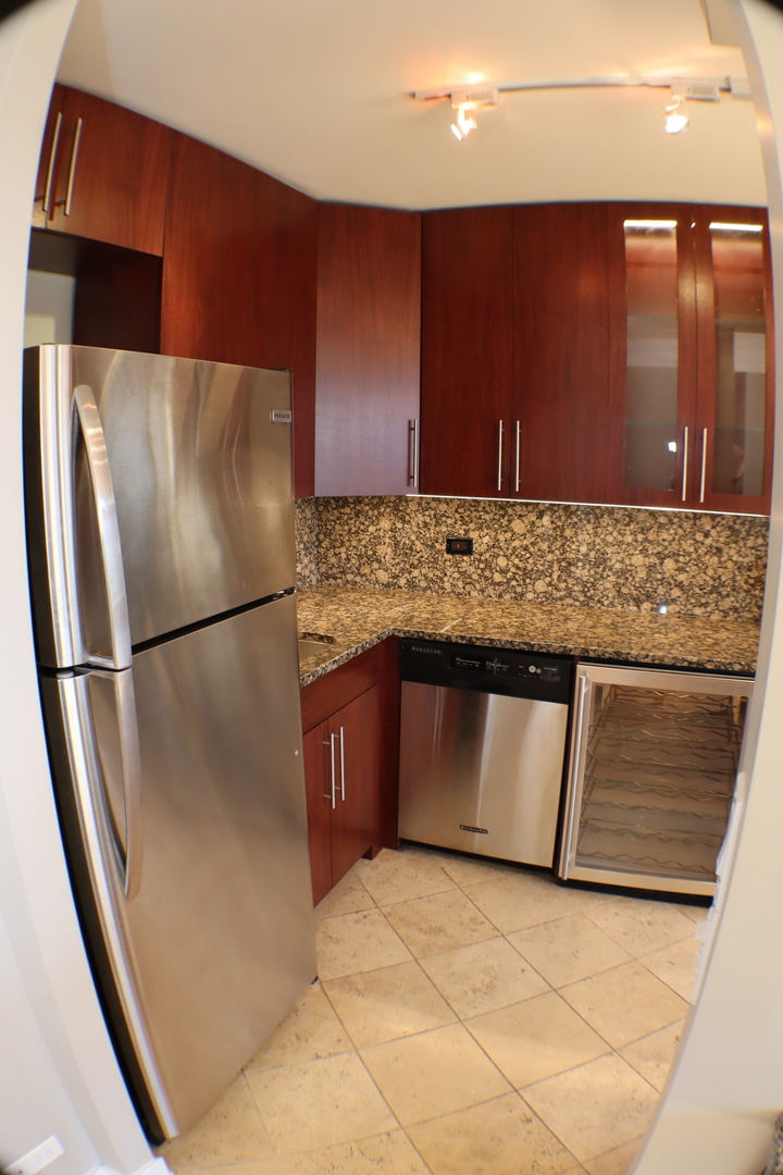 3550 N Lake Shore Drive #1210, Chicago, IL 60657