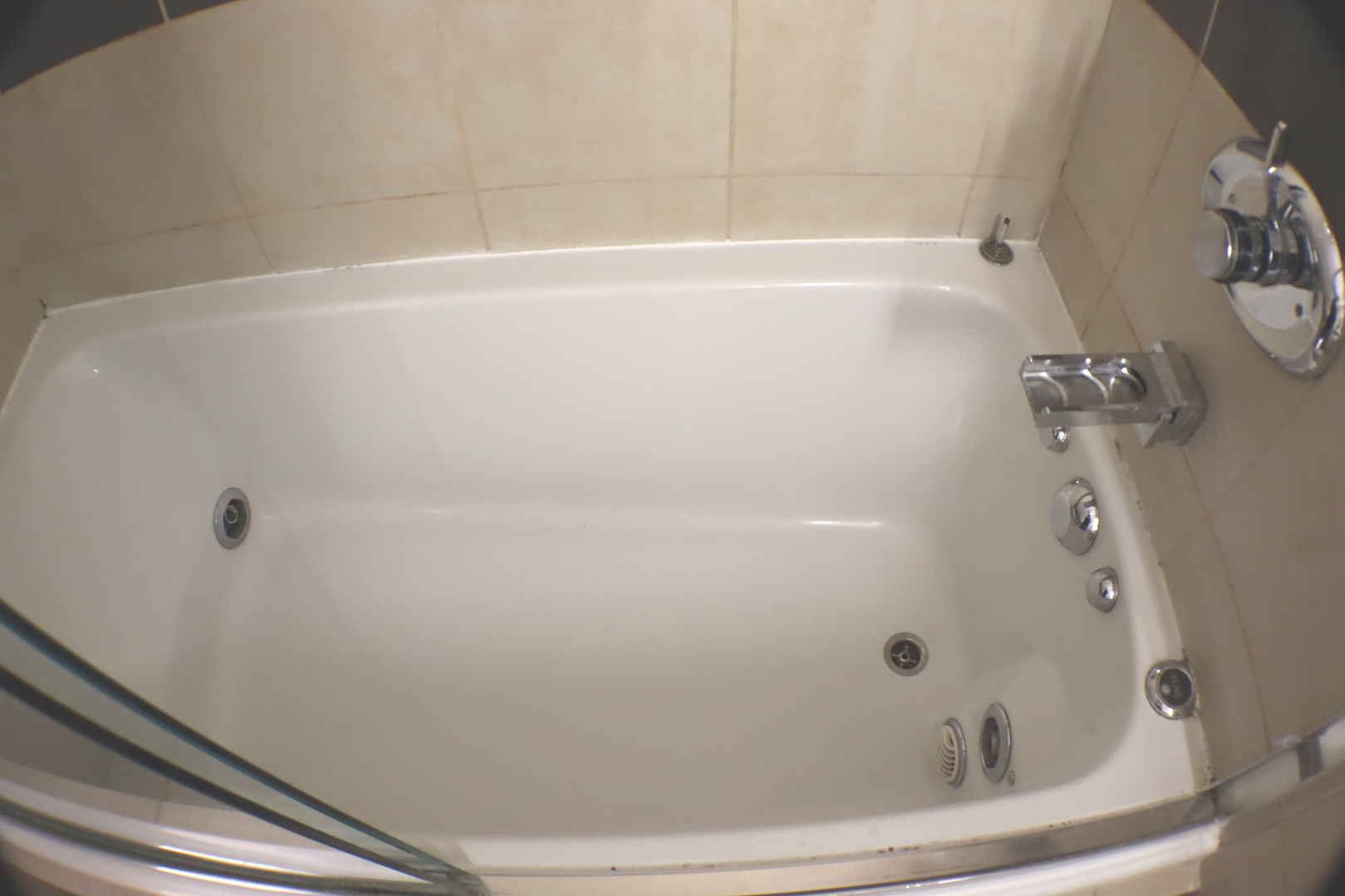 3550 N Lake Shore Drive #1210, Chicago, IL 60657