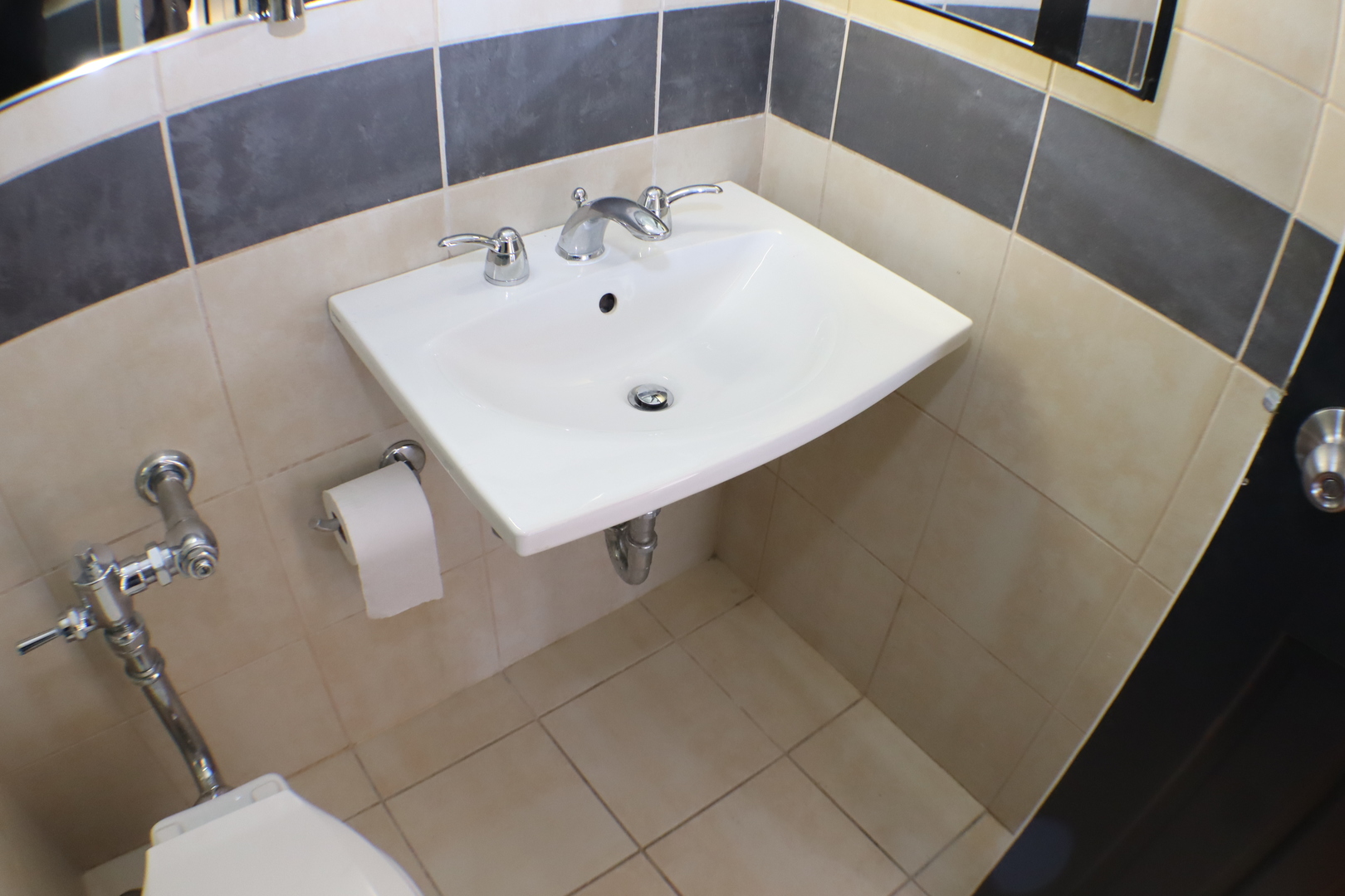 3550 N Lake Shore Drive #1210, Chicago, IL 60657