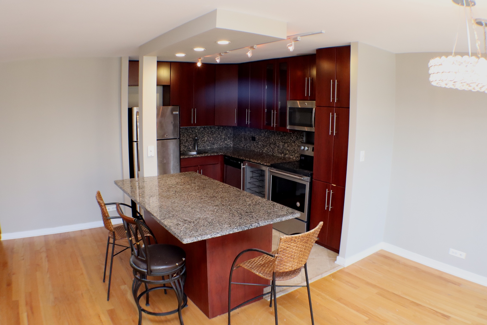 3550 N Lake Shore Drive #1210, Chicago, IL 60657