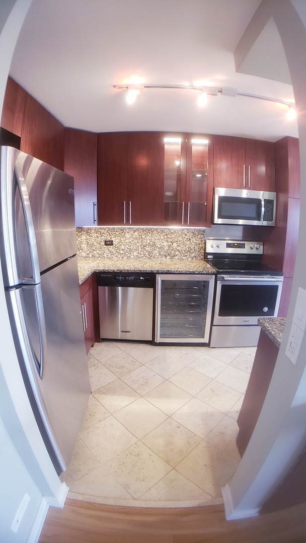 3550 N Lake Shore Drive #1210, Chicago, IL 60657