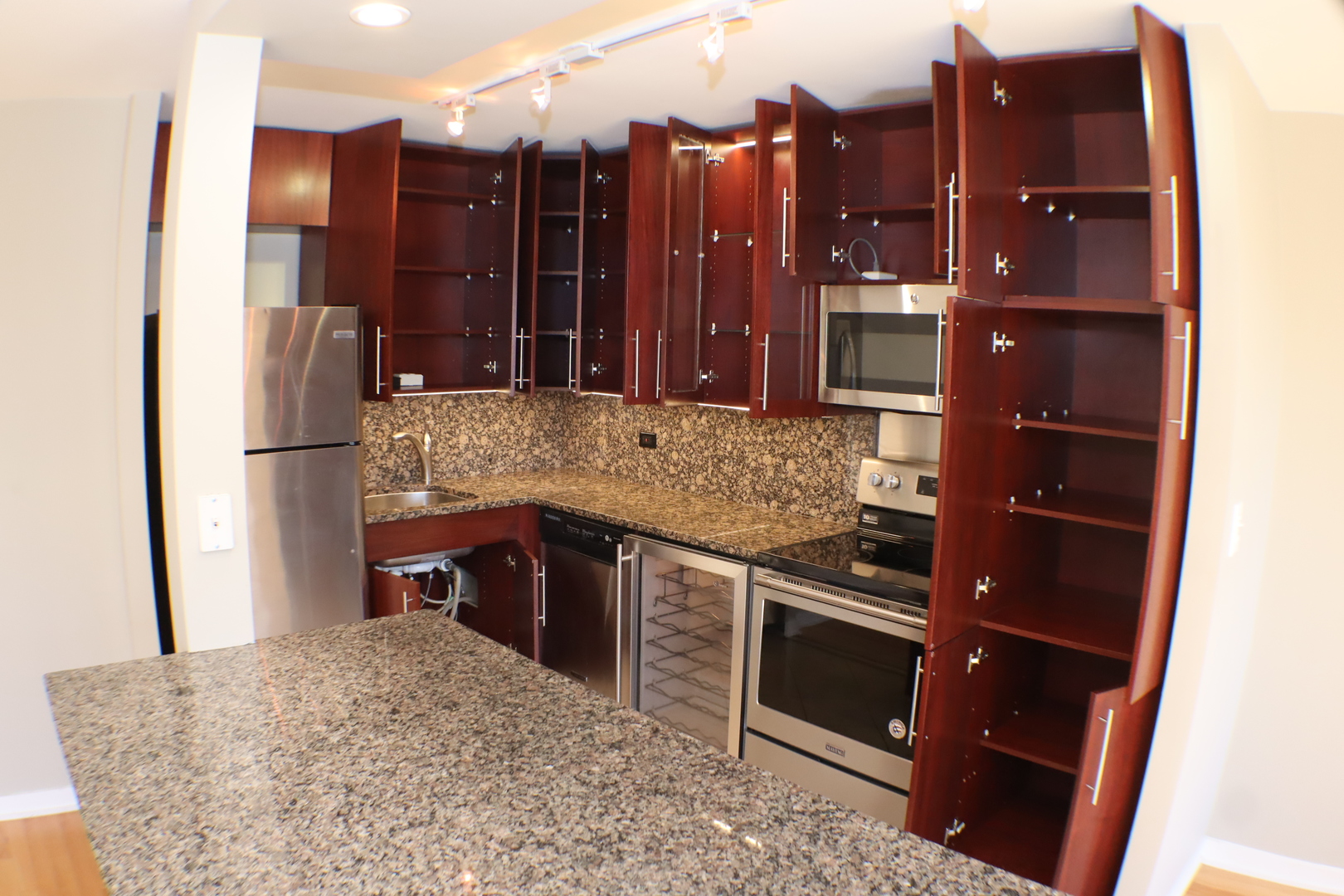 3550 N Lake Shore Drive #1210, Chicago, IL 60657