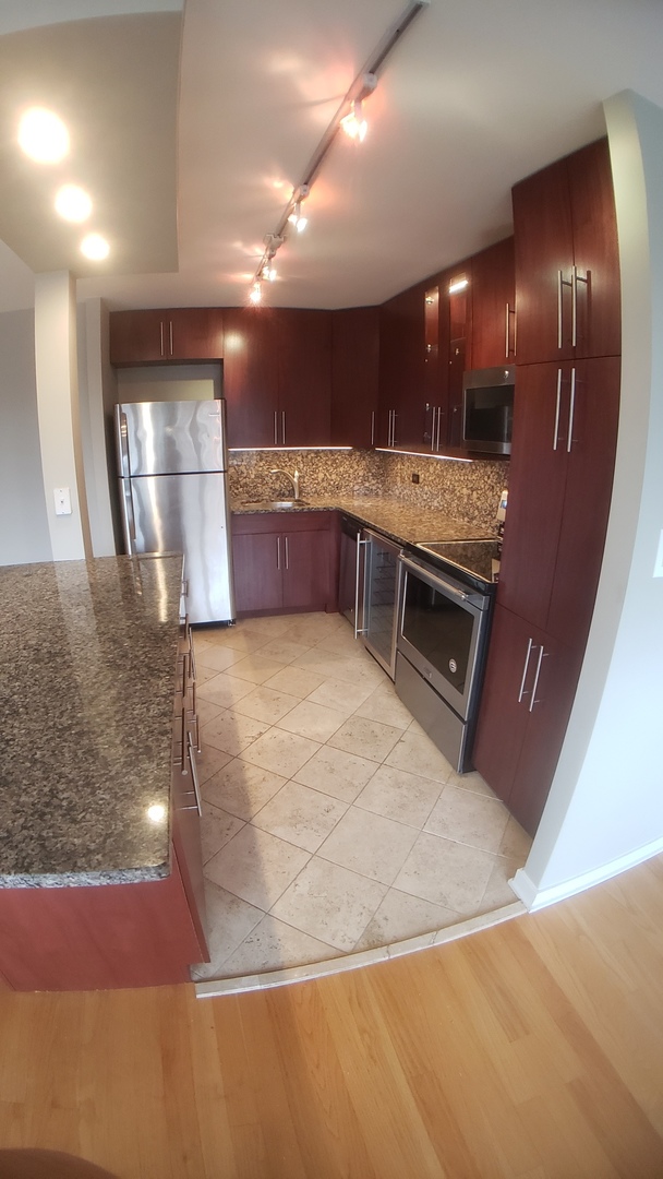 3550 N Lake Shore Drive #1210, Chicago, IL 60657