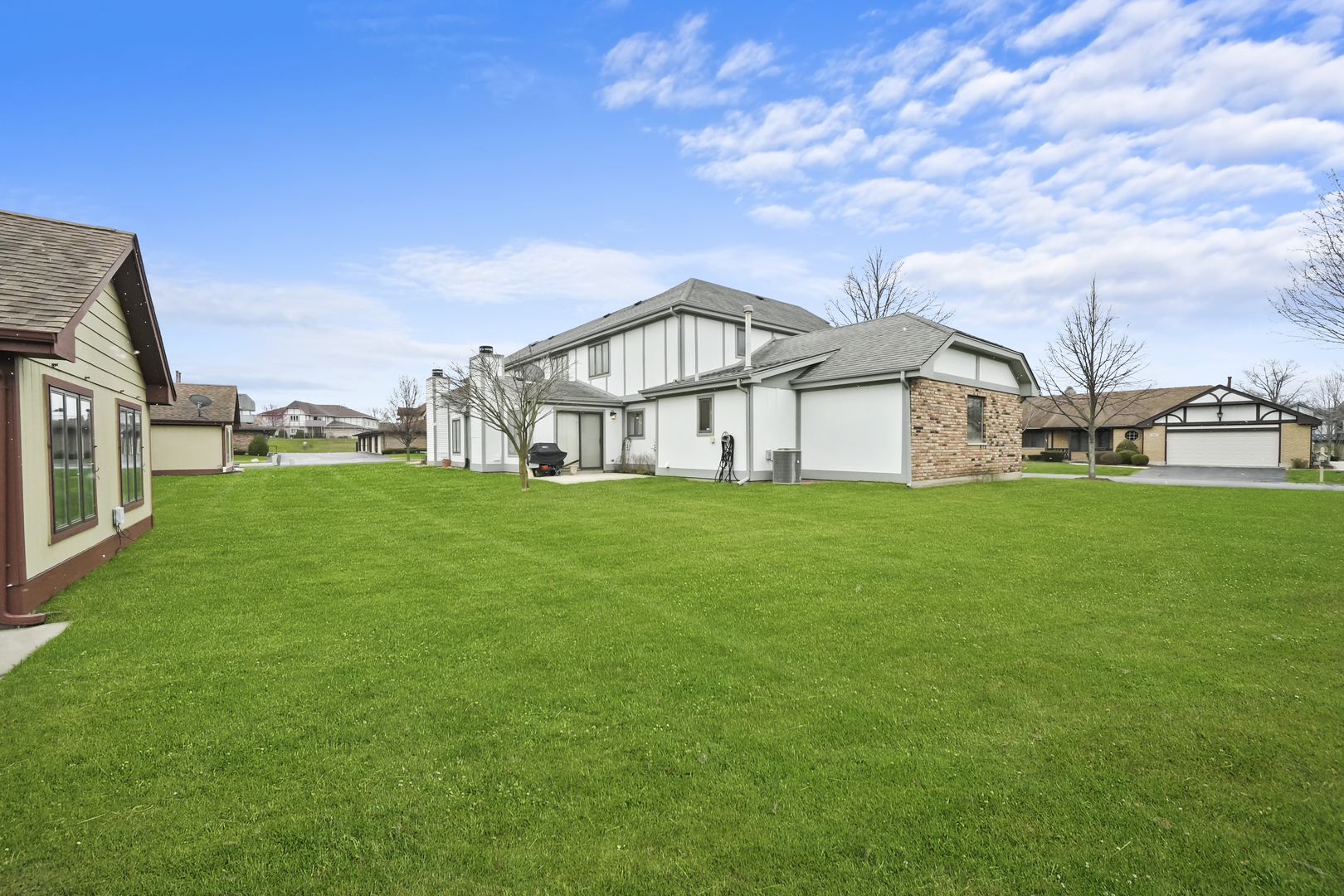 11605 S Vienna Avenue, Palos Park, IL 60464