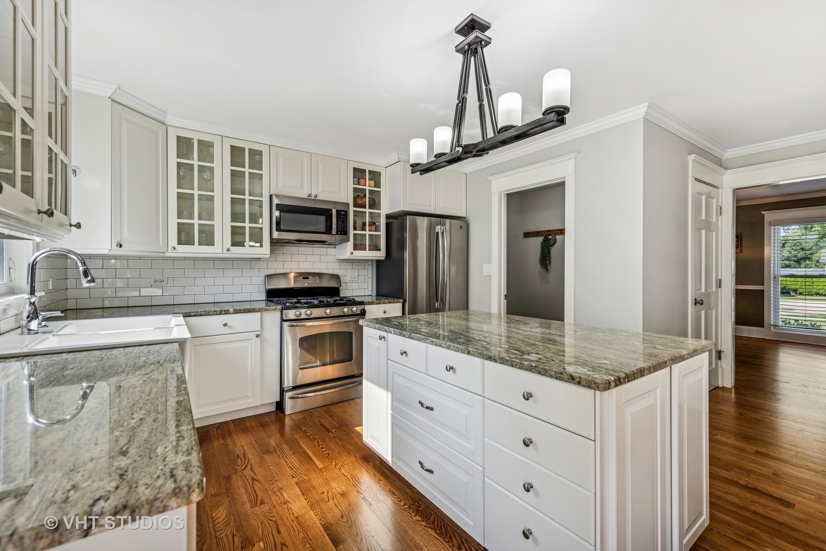 1609 N PRESIDENT Street, Wheaton, IL 60187