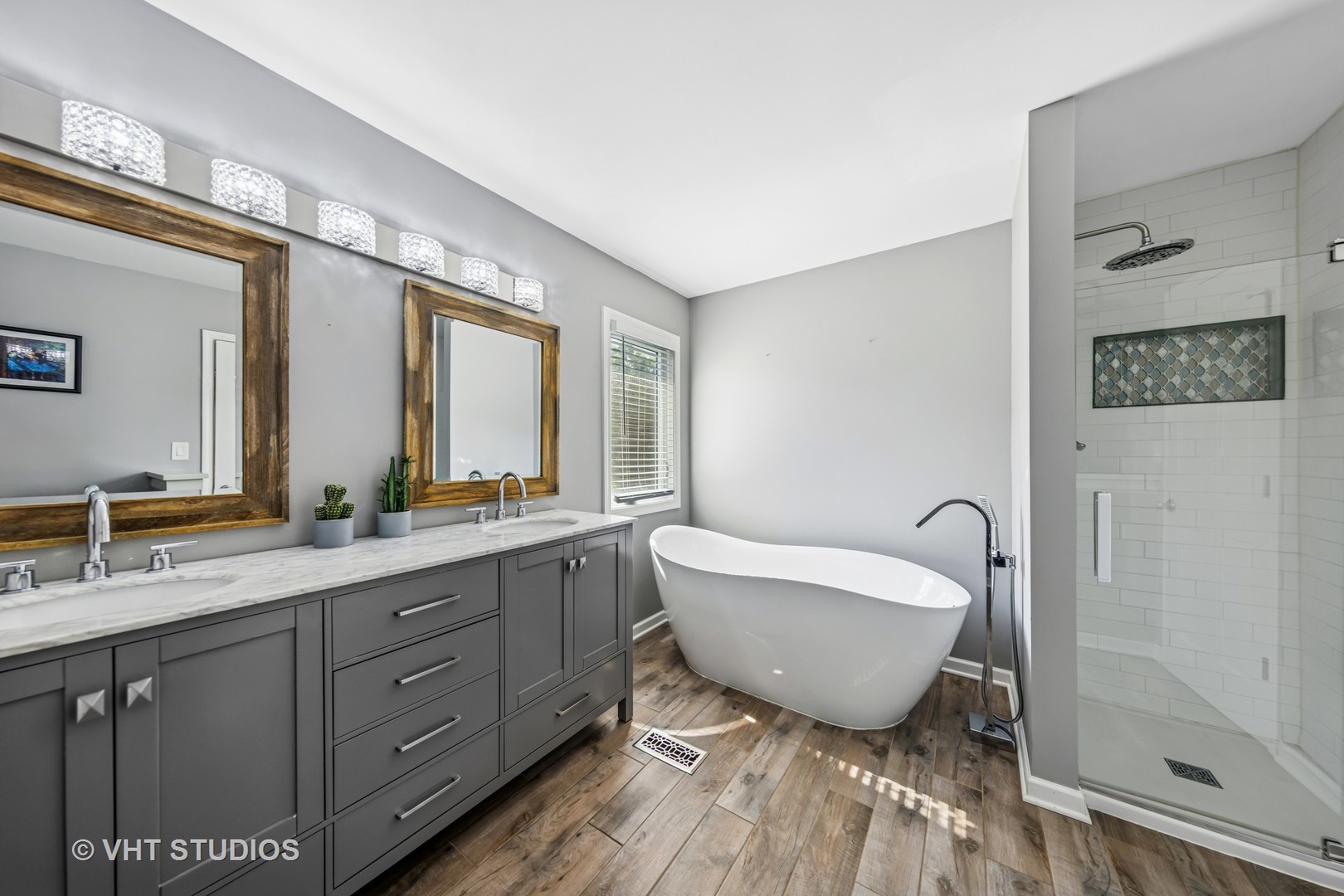 1609 N PRESIDENT Street, Wheaton, IL 60187