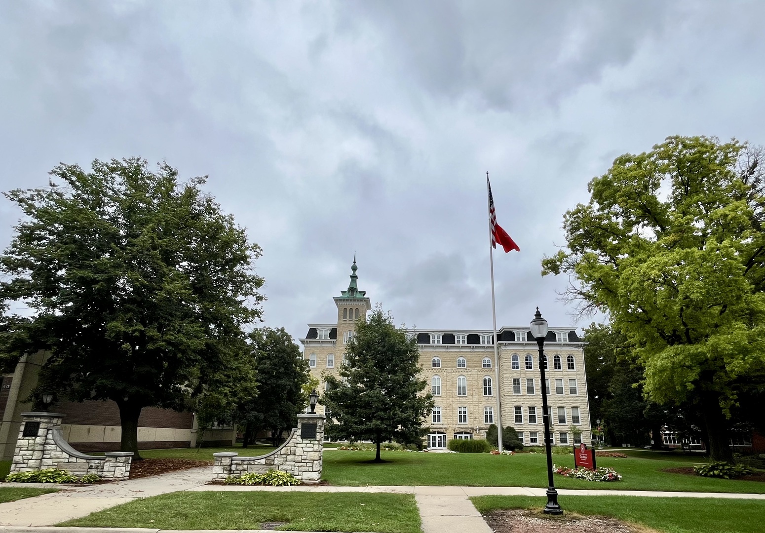 826 N Center Street, Naperville, IL 60563