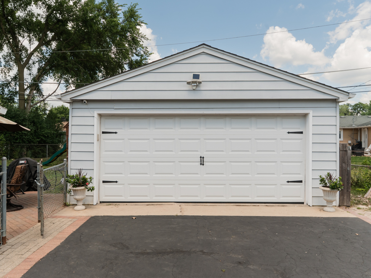 2 Sparrow Road, Carpentersville, IL 60110