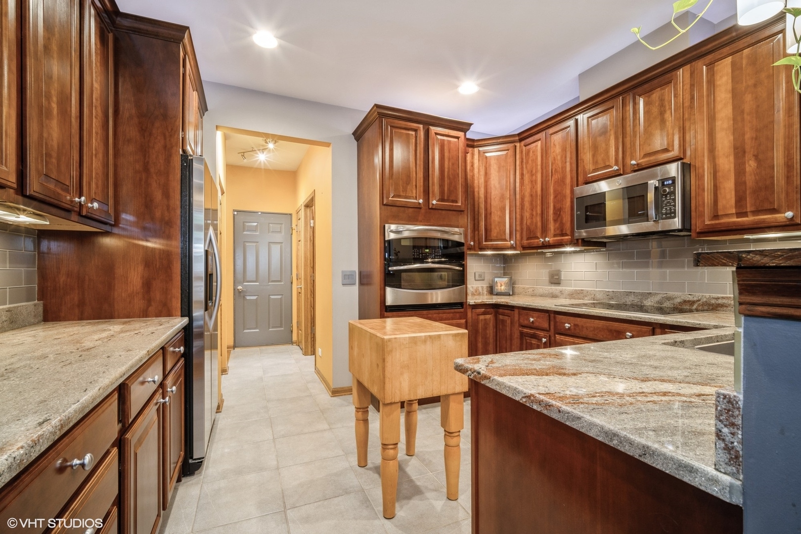 1475 Ginger Woods Court #2-4, Wheeling, IL 60090