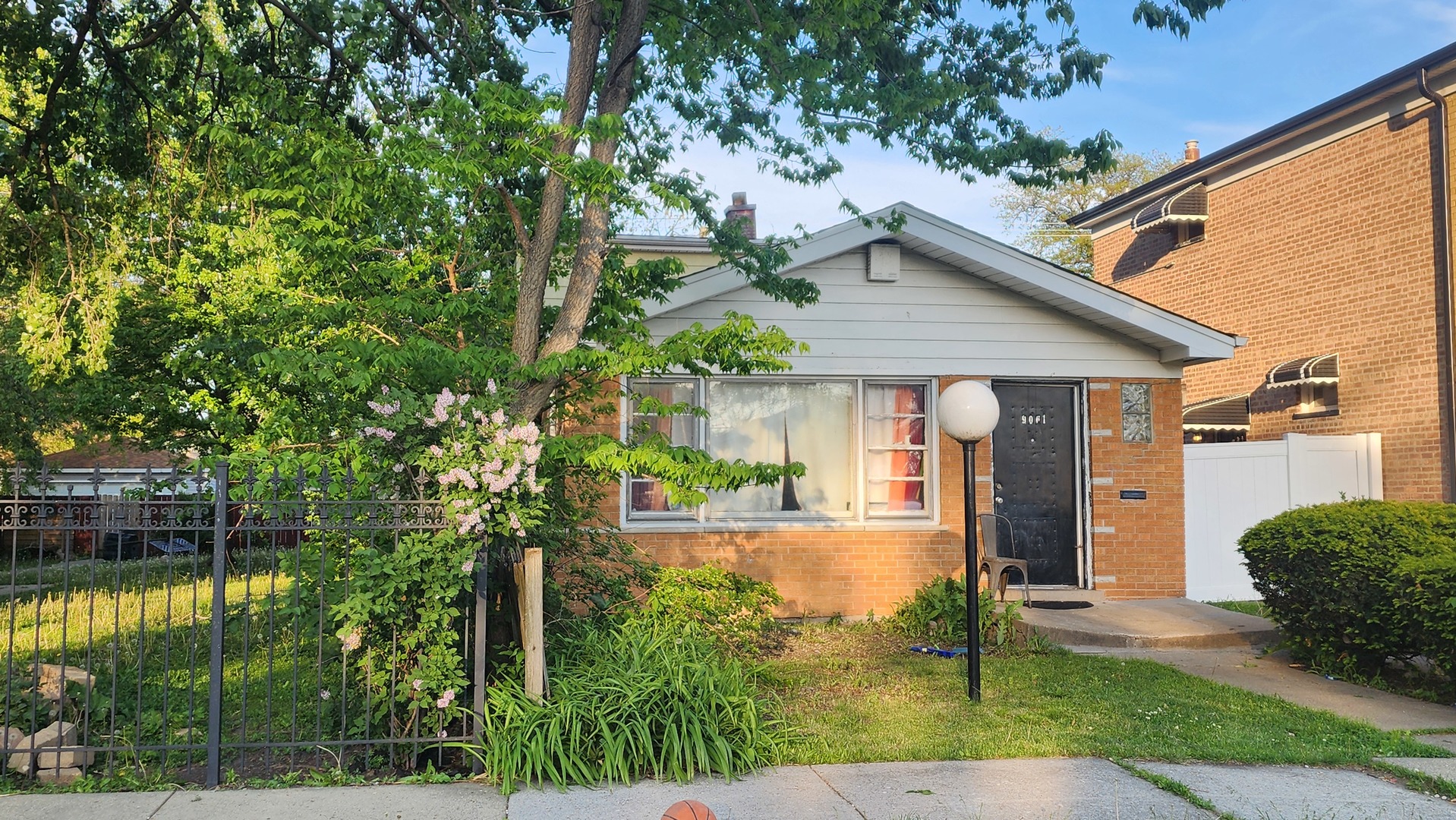 9061 S PARNELL Avenue, Chicago, IL 60620