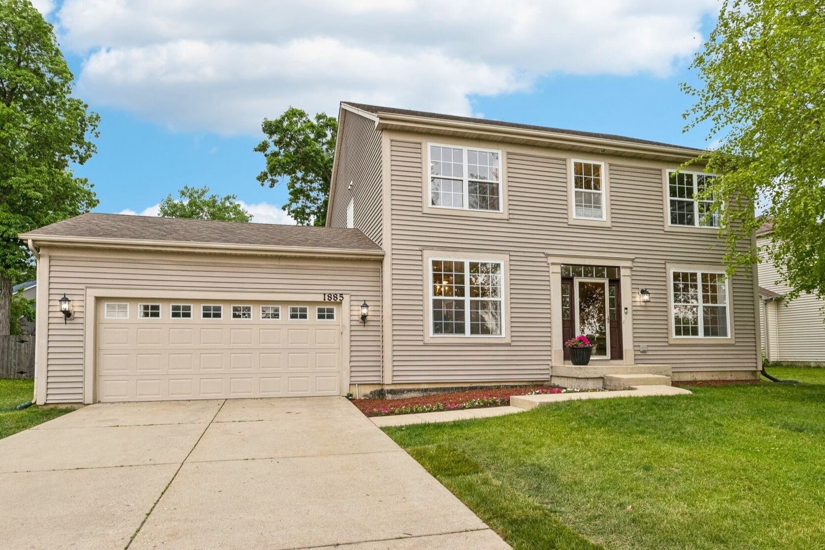 1885 W Greenleaf Court, Round Lake, IL 60073