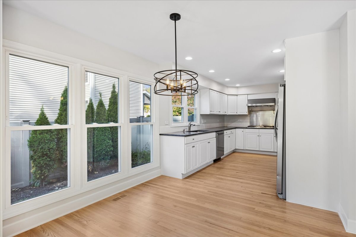 5249 Elliott Drive, Hoffman Estates, IL 60192