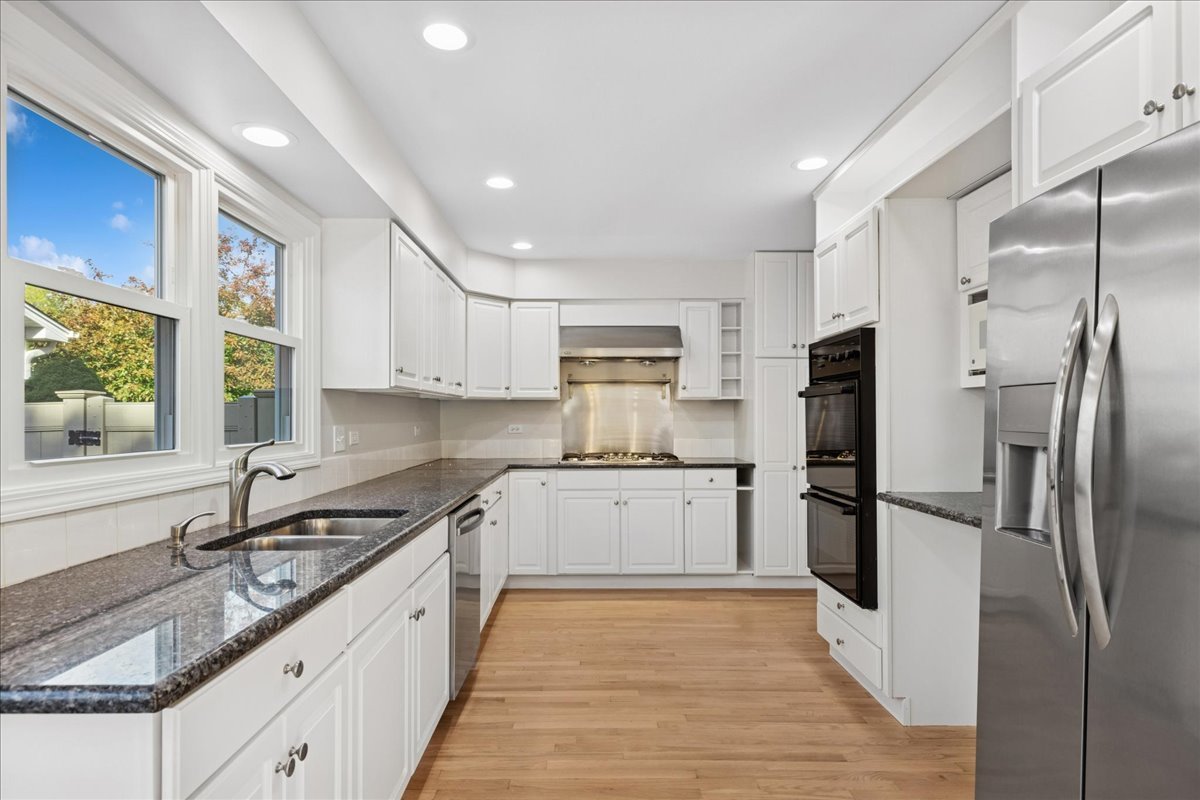 5249 Elliott Drive, Hoffman Estates, IL 60192