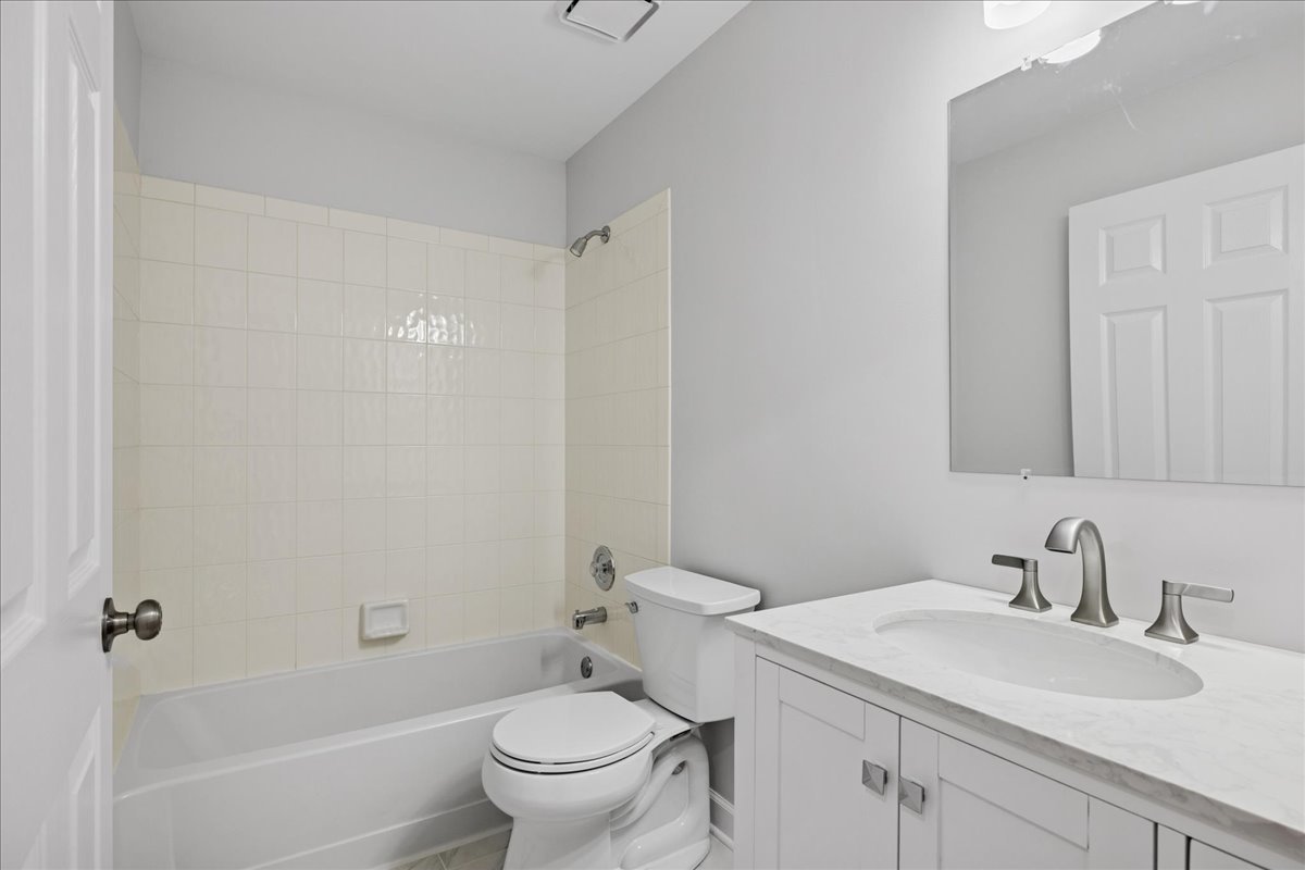 5249 Elliott Drive, Hoffman Estates, IL 60192