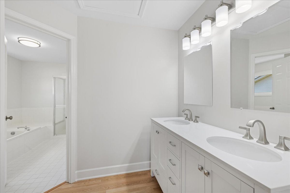 5249 Elliott Drive, Hoffman Estates, IL 60192