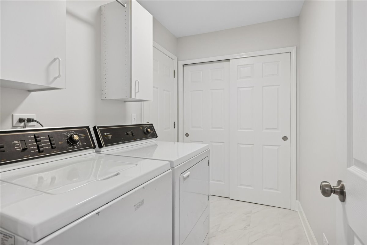 5249 Elliott Drive, Hoffman Estates, IL 60192