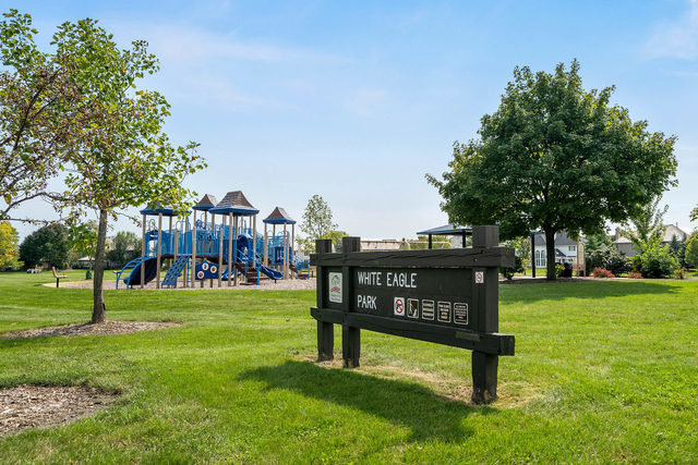 4211 Legend Court, Naperville, IL 60564