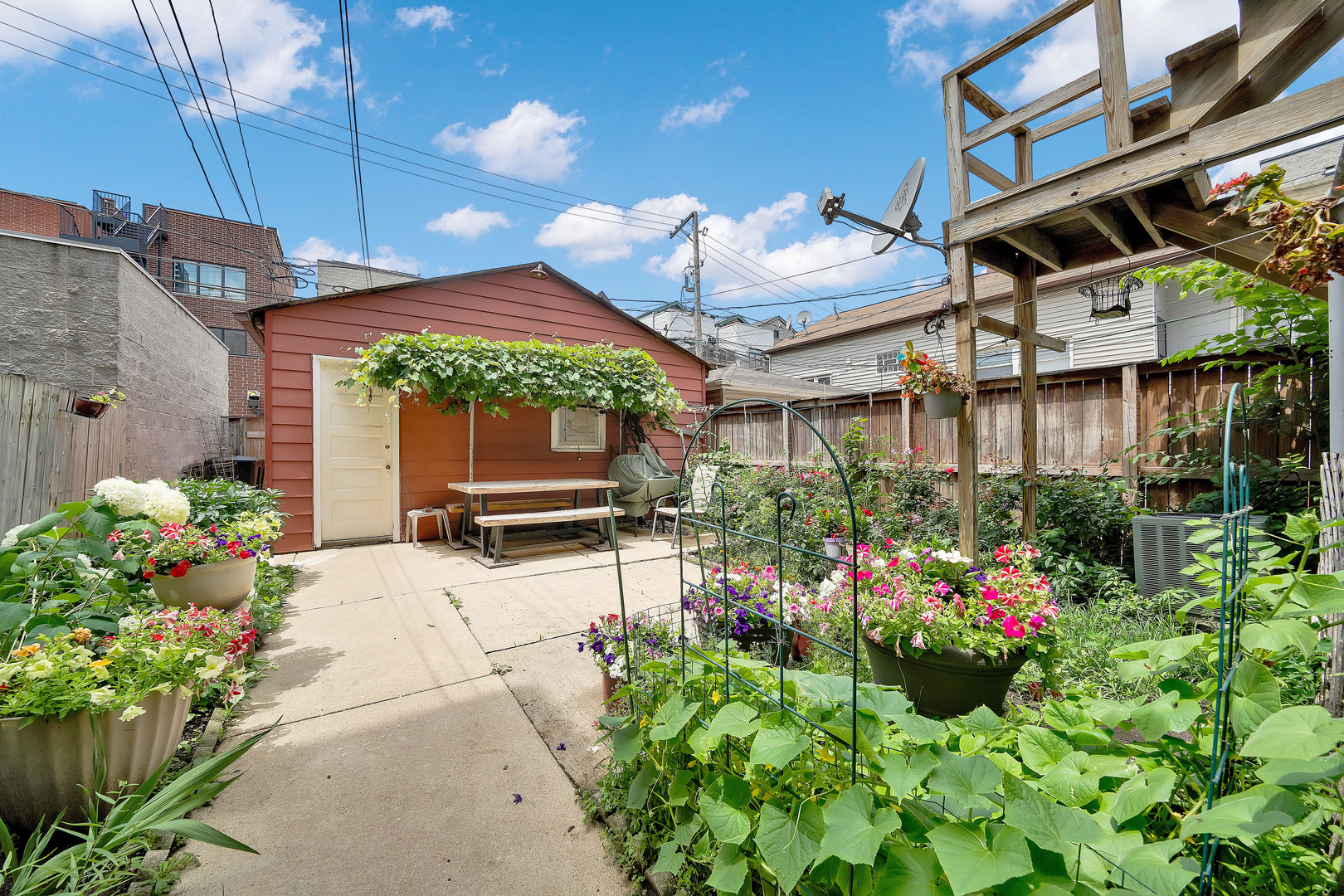 856 N Marshfield Avenue, Chicago, IL 60622