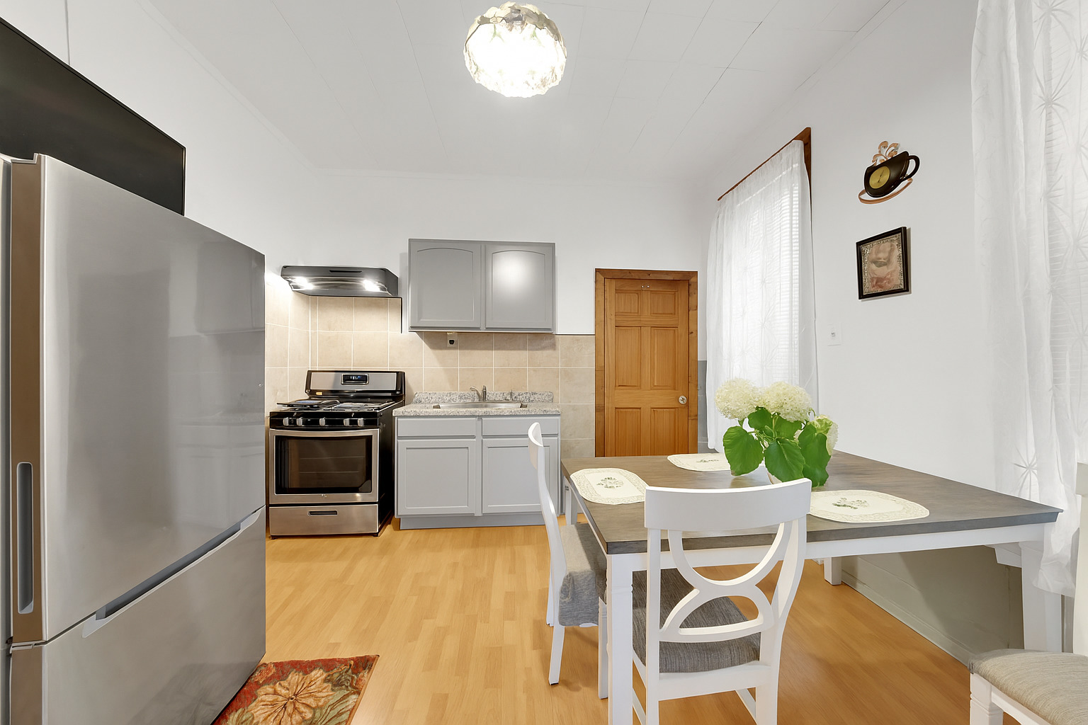 856 N Marshfield Avenue, Chicago, IL 60622
