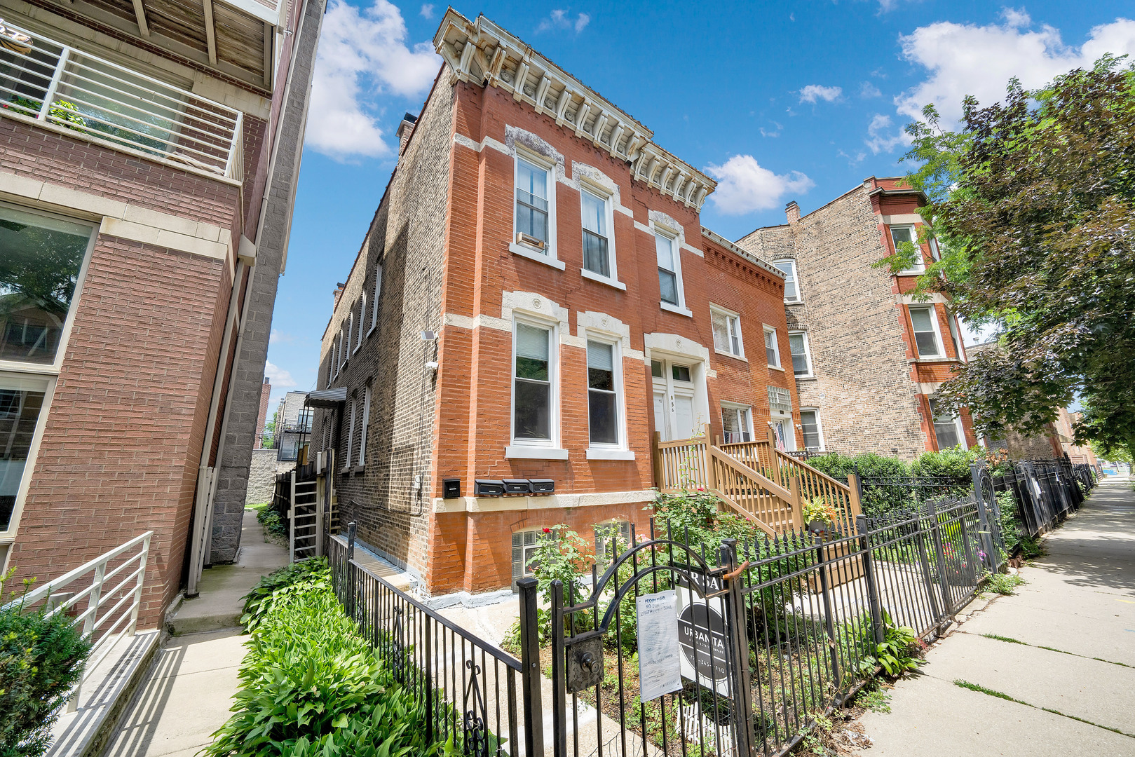 856 N Marshfield Avenue, Chicago, IL 60622