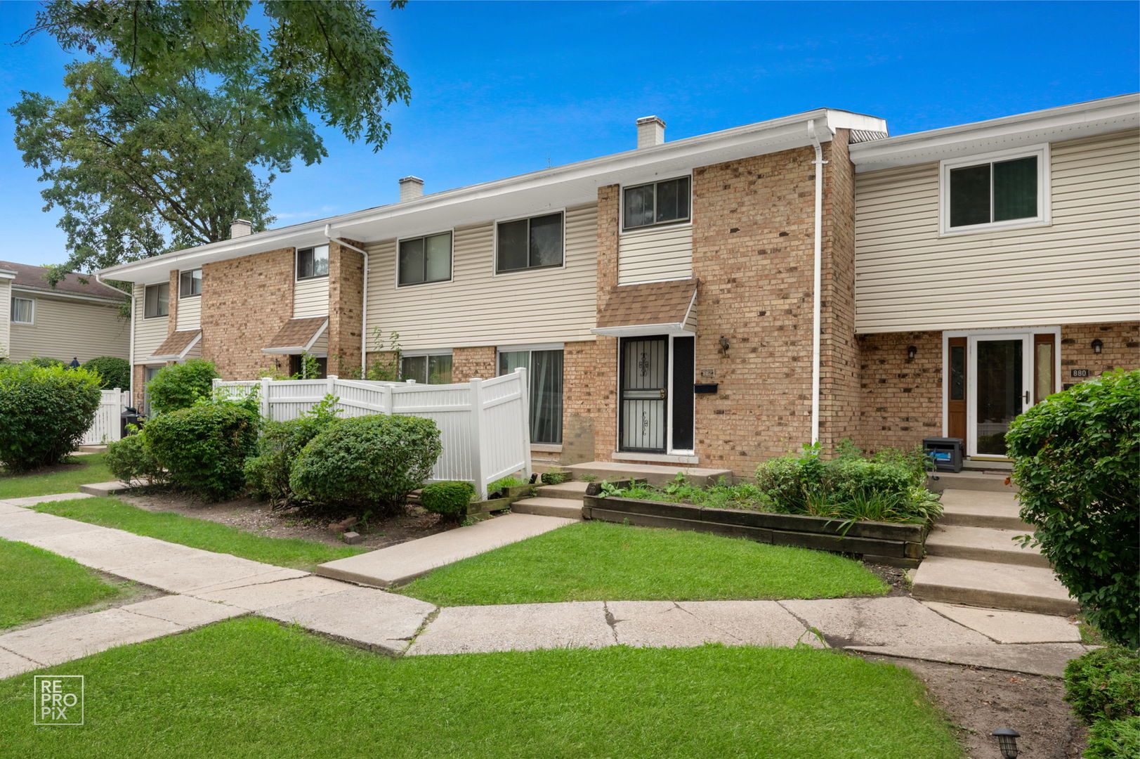 882 White Oak Lane, University Park, IL 60484