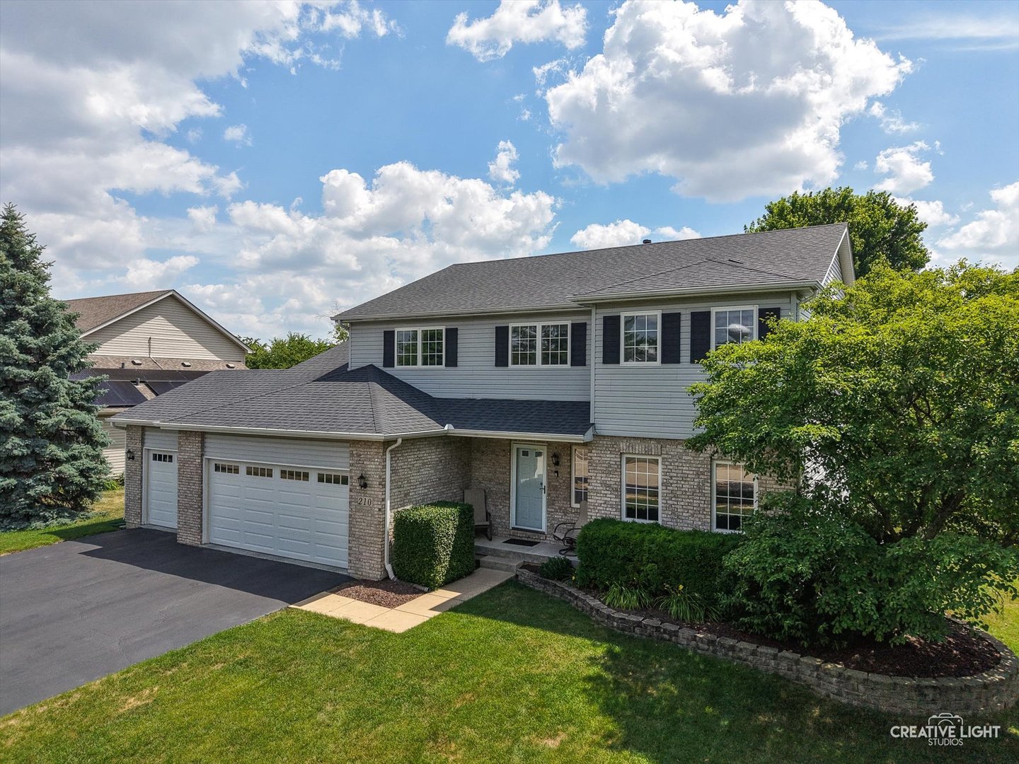 210 Fox Chase Drive, Oswego, IL 60543