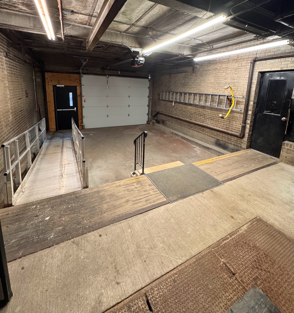 110 W Jefferson Street, Ottawa, IL 61350