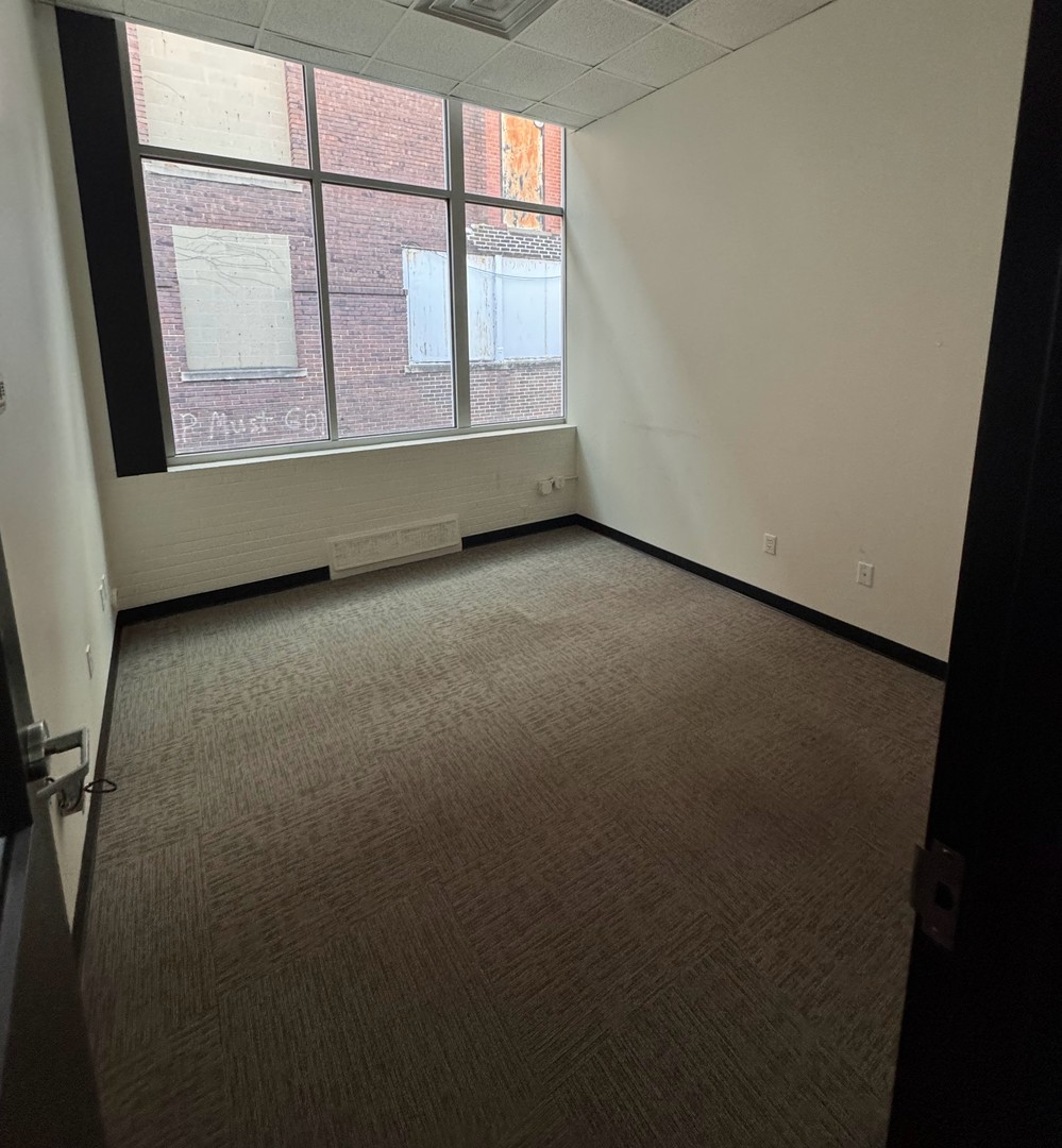 110 W Jefferson Street, Ottawa, IL 61350