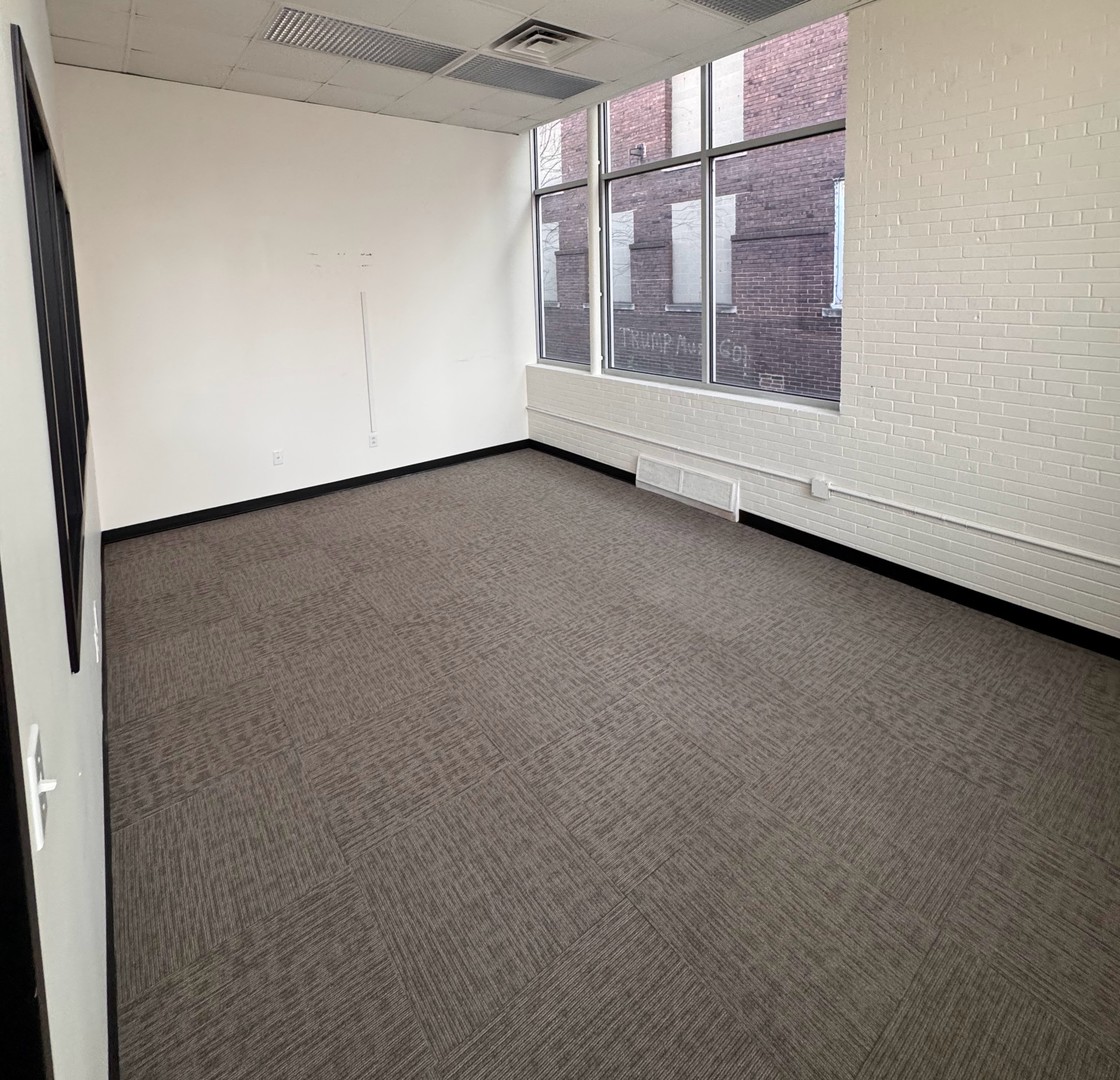 110 W Jefferson Street, Ottawa, IL 61350