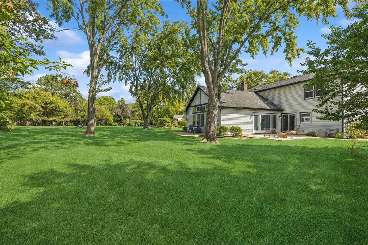 1012 Hobson Drive, Buffalo Grove, IL 60089